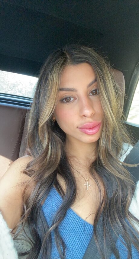 Nacktes geleaktes OnlyFans-Foto von Angelina