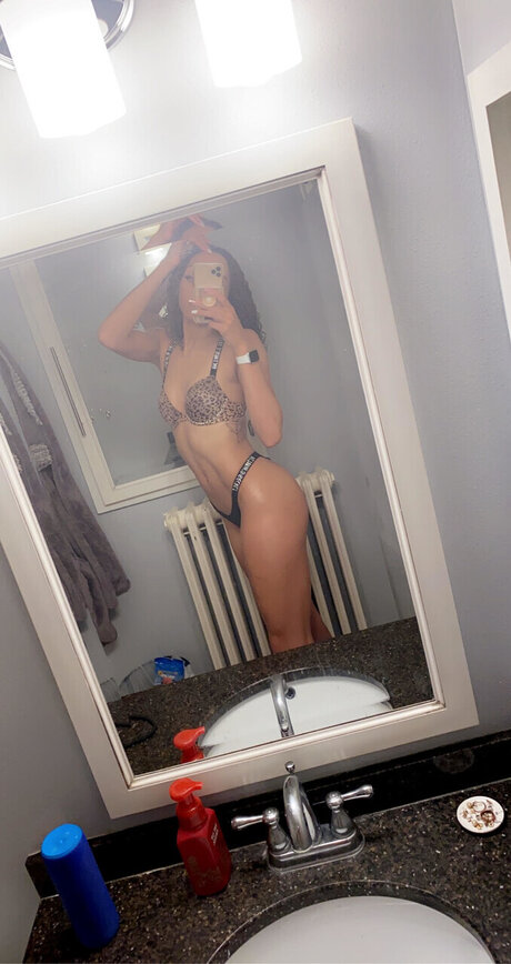 Nacktes geleaktes OnlyFans-Foto von Kbaby