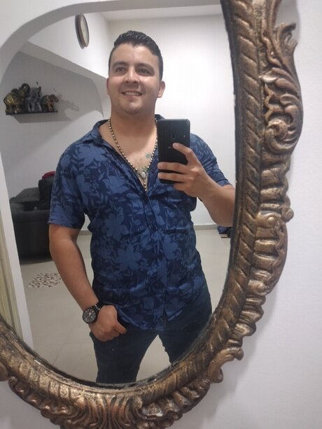 Nacktes geleaktes OnlyFans-Foto von Camilo Triana