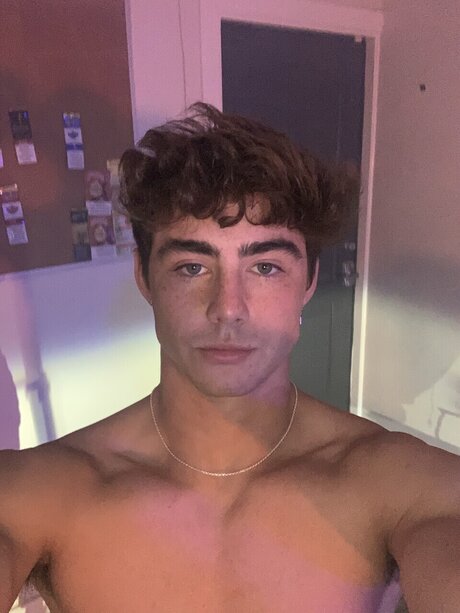 Nacktes geleaktes OnlyFans-Foto von Aidan Moyer