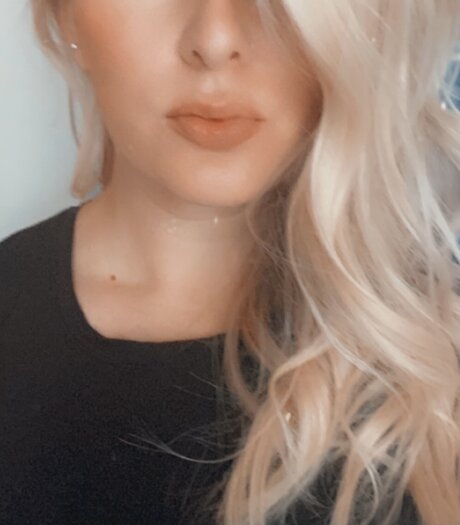 Nacktes geleaktes OnlyFans-Foto von Scarlett Maxwell