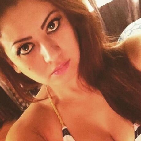Nacktes geleaktes OnlyFans-Foto von Ella Khairy