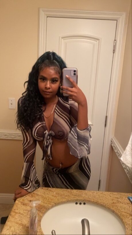 Nacktes geleaktes OnlyFans-Foto von Tanaysiaindya