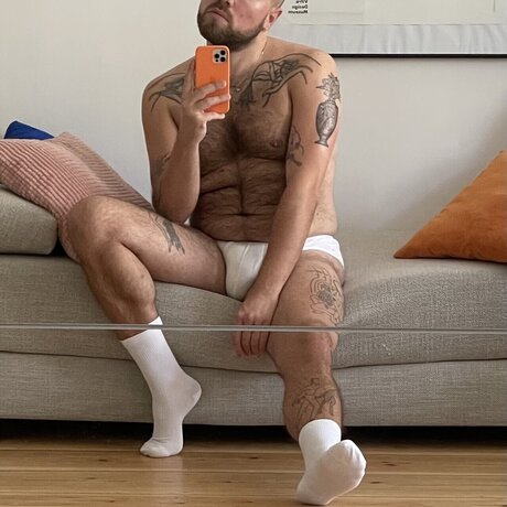Nacktes geleaktes OnlyFans-Foto von Plphlpp