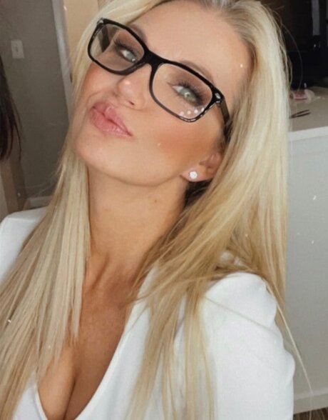 Nacktes geleaktes OnlyFans-Foto von Bridget
