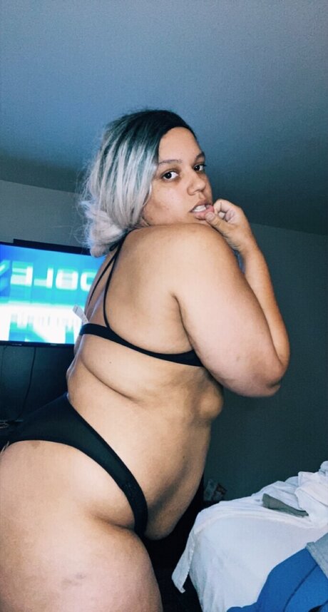 Nacktes geleaktes OnlyFans-Foto von Naughtycutebabe01