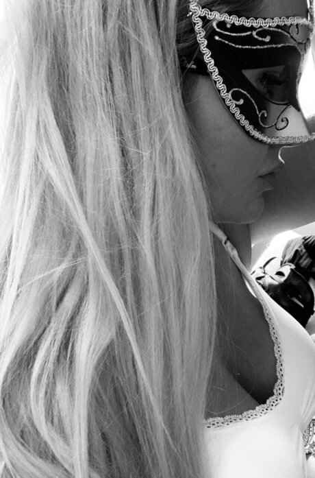 Nacktes geleaktes OnlyFans-Foto von Mizzyy