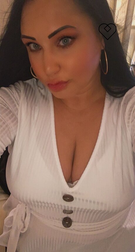 Nacktes geleaktes OnlyFans-Foto von Blooming Glory