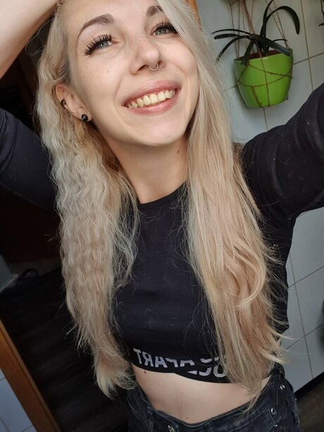 Nacktes geleaktes OnlyFans-Foto von Elina