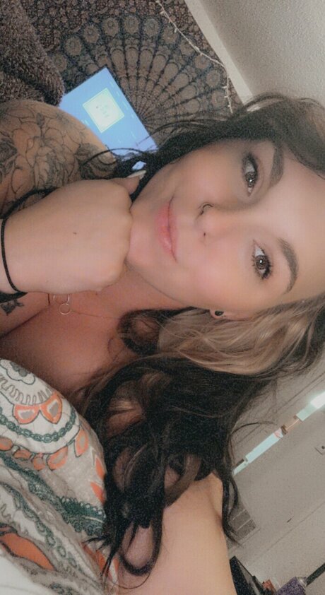 Nacktes geleaktes OnlyFans-Foto von Aria Rose 