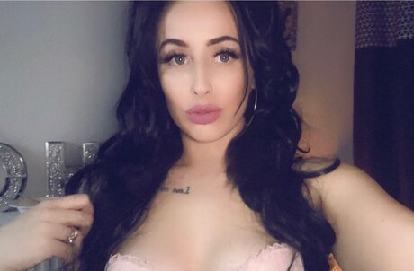 Nacktes geleaktes OnlyFans-Foto von Porshababey