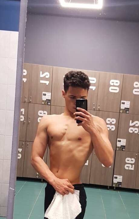 Nacktes geleaktes OnlyFans-Foto von Stefanut Stefan