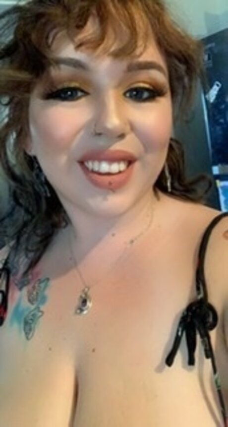 Nacktes geleaktes OnlyFans-Foto von August Bangs