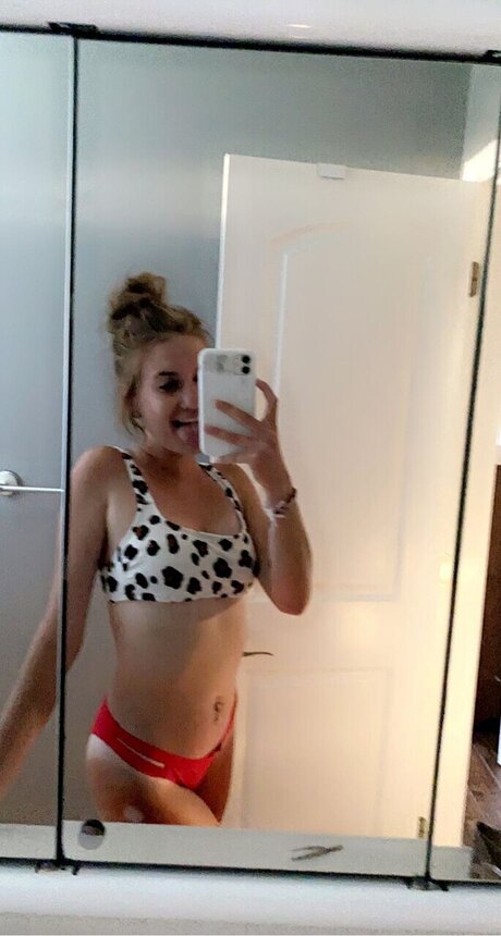Nacktes geleaktes OnlyFans-Foto von Adriana Lynae
