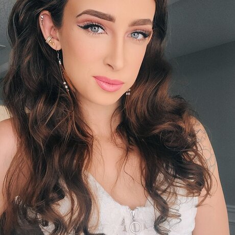 Nacktes geleaktes OnlyFans-Foto von Brenna