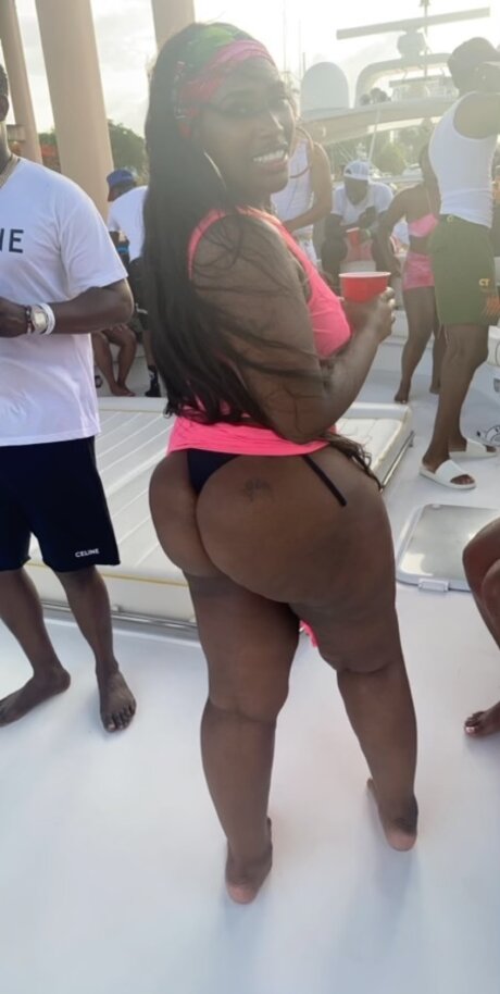 Nacktes geleaktes OnlyFans-Foto von Mocha