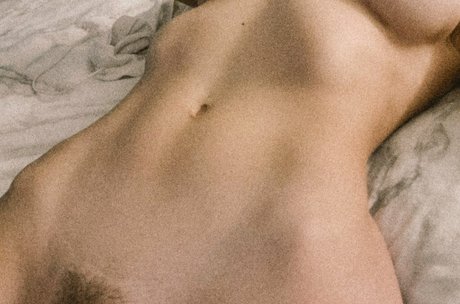 Nacktes geleaktes OnlyFans-Foto von Raeraye