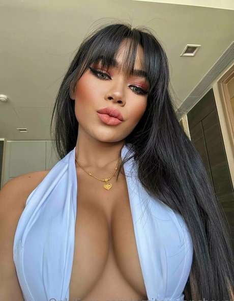 Nacktes geleaktes OnlyFans-Foto von Petiteasianchaya