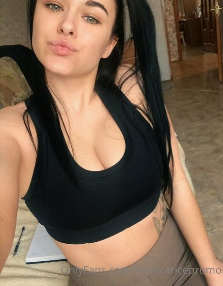 Nacktes geleaktes OnlyFans-Foto von Monicaricepromo