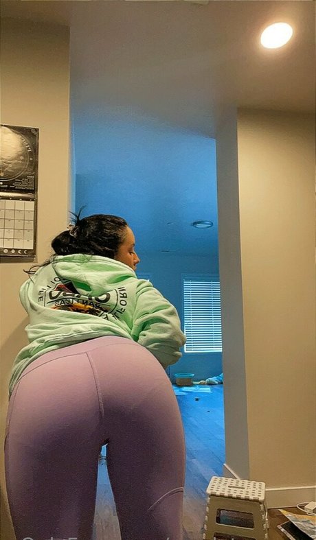 Nacktes geleaktes OnlyFans-Foto von Scarletssrose