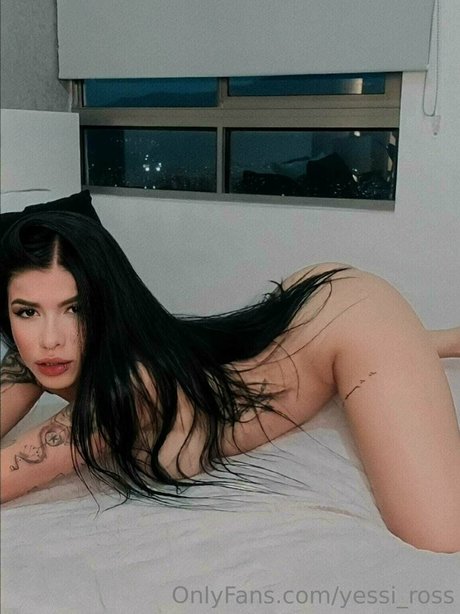 Nacktes geleaktes OnlyFans-Foto von Yessiross