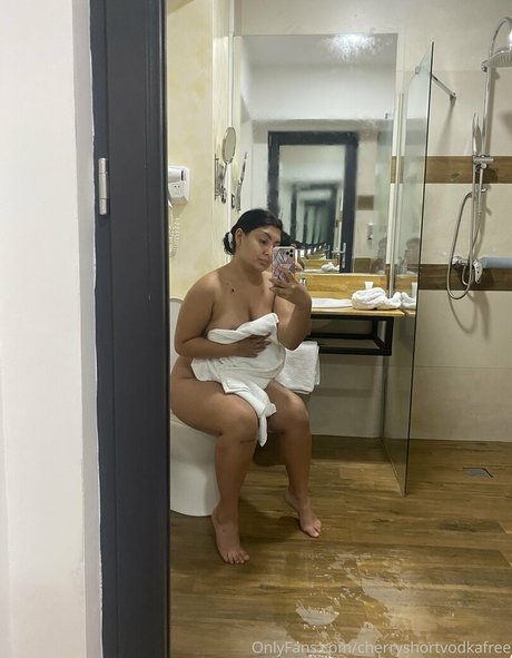 Nacktes geleaktes OnlyFans-Foto von Babecherryfree