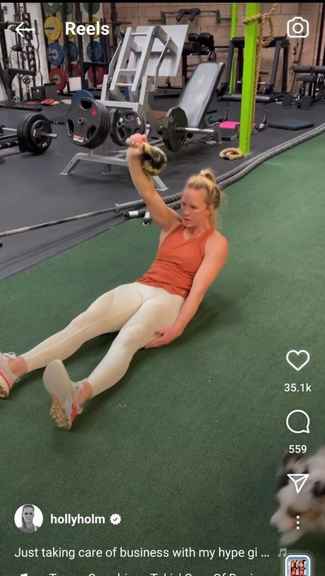 Nacktes geleaktes OnlyFans-Foto von Holly Holm