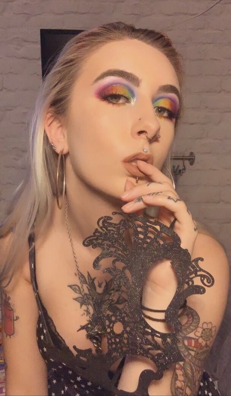 Nacktes geleaktes OnlyFans-Foto von Modelmissbee