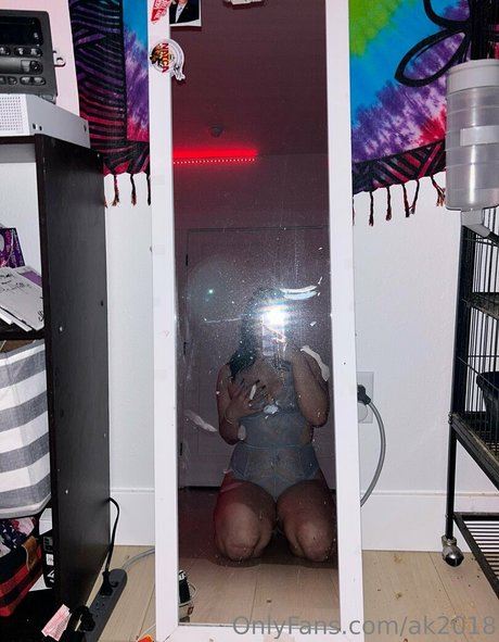 Nacktes geleaktes OnlyFans-Foto von Ak2018