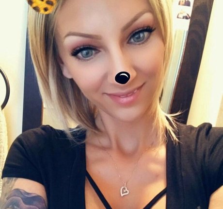 Nacktes geleaktes OnlyFans-Foto von Michelle Pimer