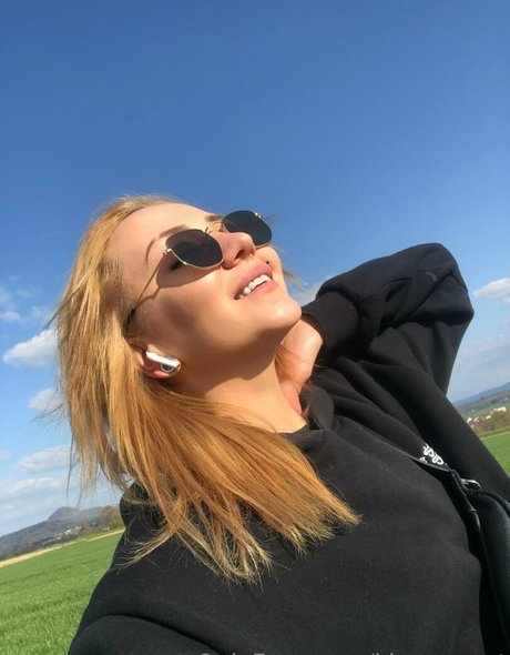 Nacktes geleaktes OnlyFans-Foto von Kirasecret