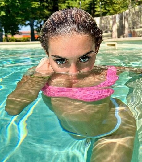 Nacktes geleaktes OnlyFans-Foto von Elena Morali