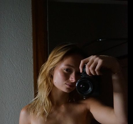 Nacktes geleaktes OnlyFans-Foto von Magsatnight