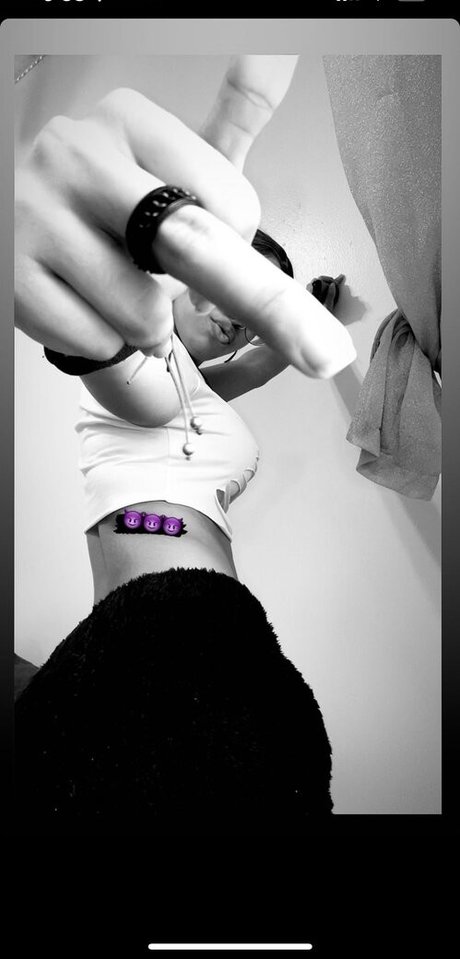 Nacktes geleaktes OnlyFans-Foto von Karikyuti