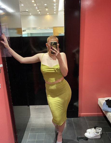 Nacktes geleaktes OnlyFans-Foto von Sexxilexxi23