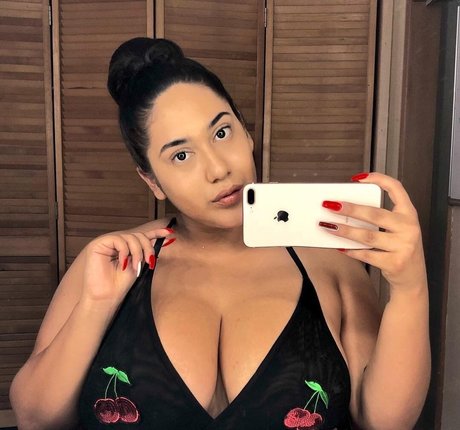 Nacktes geleaktes OnlyFans-Foto von Realroses