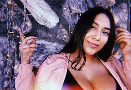Nacktes geleaktes OnlyFans-Foto von Realroses