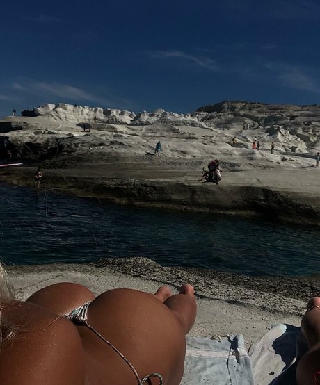 Nacktes geleaktes OnlyFans-Foto von Elly Anne
