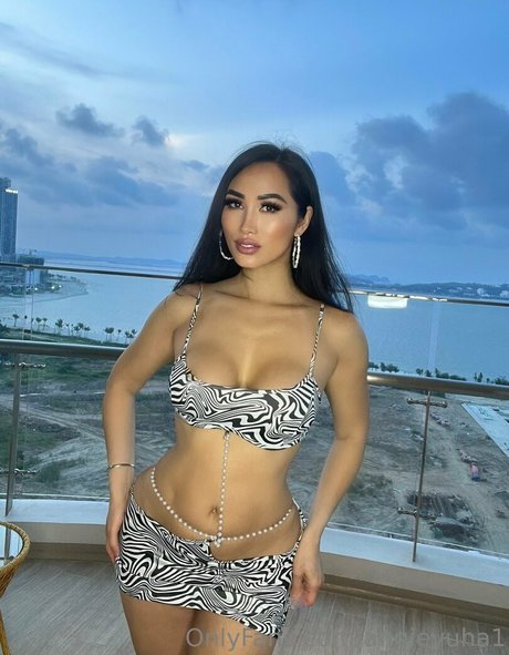 Nacktes geleaktes OnlyFans-Foto von Angie Vuha