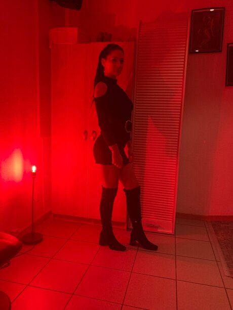 Nacktes geleaktes OnlyFans-Foto von Andreea Maria