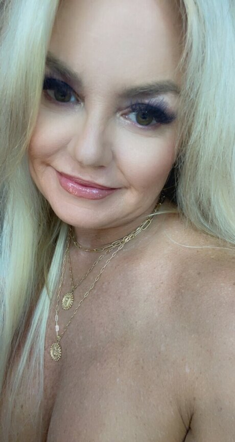 Nacktes geleaktes OnlyFans-Foto von Jerami