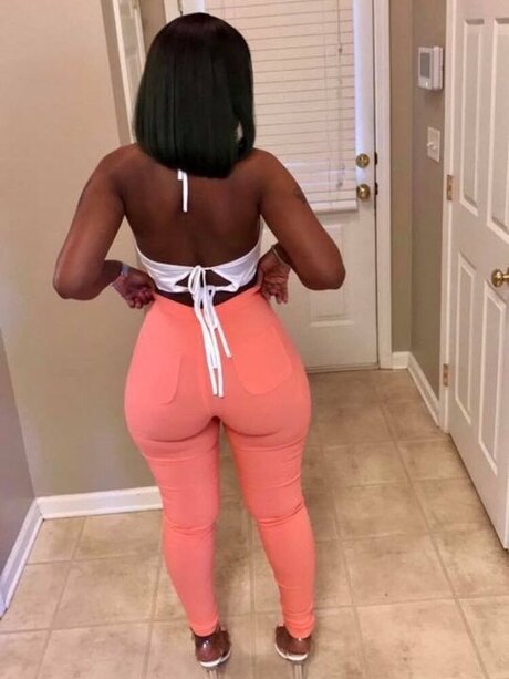 Nacktes geleaktes OnlyFans-Foto von Msblackberry