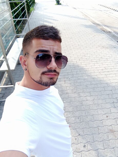 Nacktes geleaktes OnlyFans-Foto von Mihaialexandru Dulai