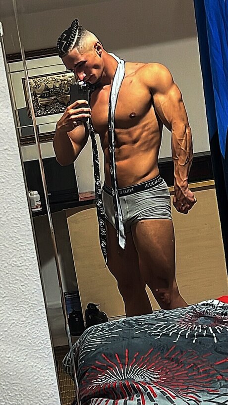 Nacktes geleaktes OnlyFans-Foto von Coyote