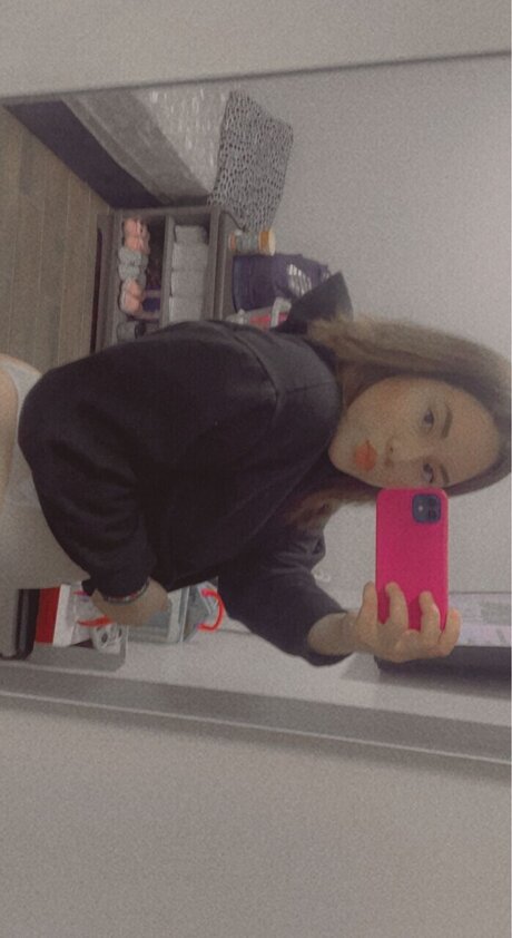 Nacktes geleaktes OnlyFans-Foto von Xxxcarmsx