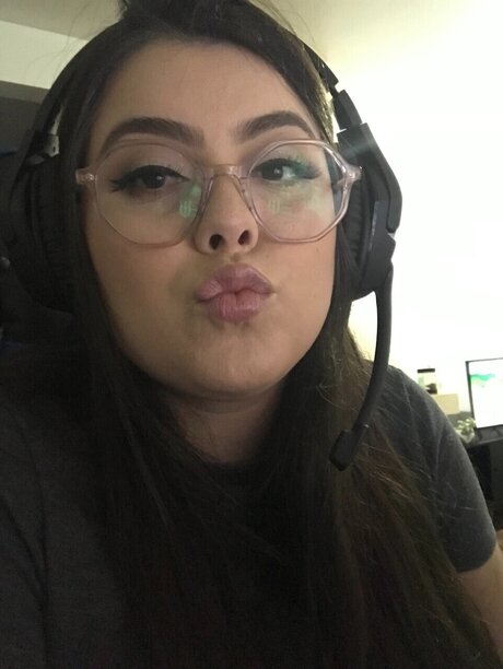 Nacktes geleaktes OnlyFans-Foto von Sundae