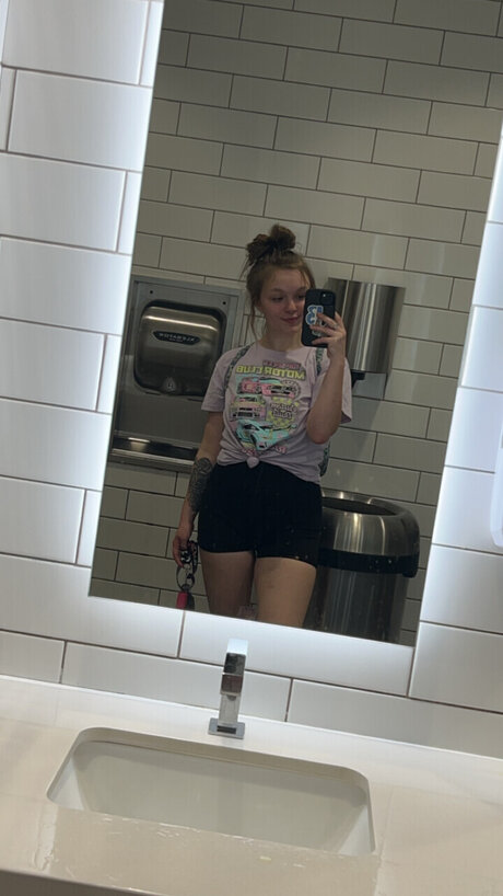 Nacktes geleaktes OnlyFans-Foto von Kenz