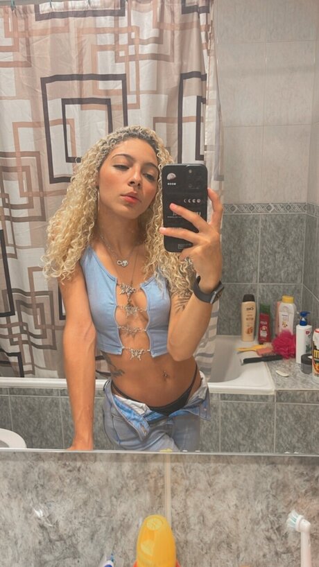 Nacktes geleaktes OnlyFans-Foto von Andreina