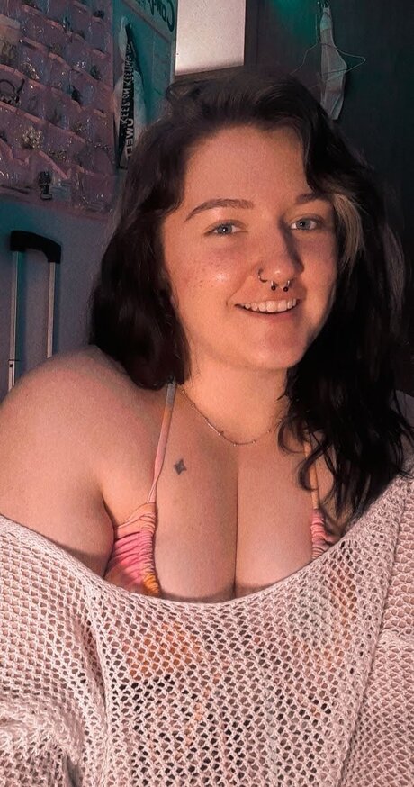 Nacktes geleaktes OnlyFans-Foto von Spoiled Brat