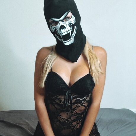 Nacktes geleaktes OnlyFans-Foto von The Masked Girl